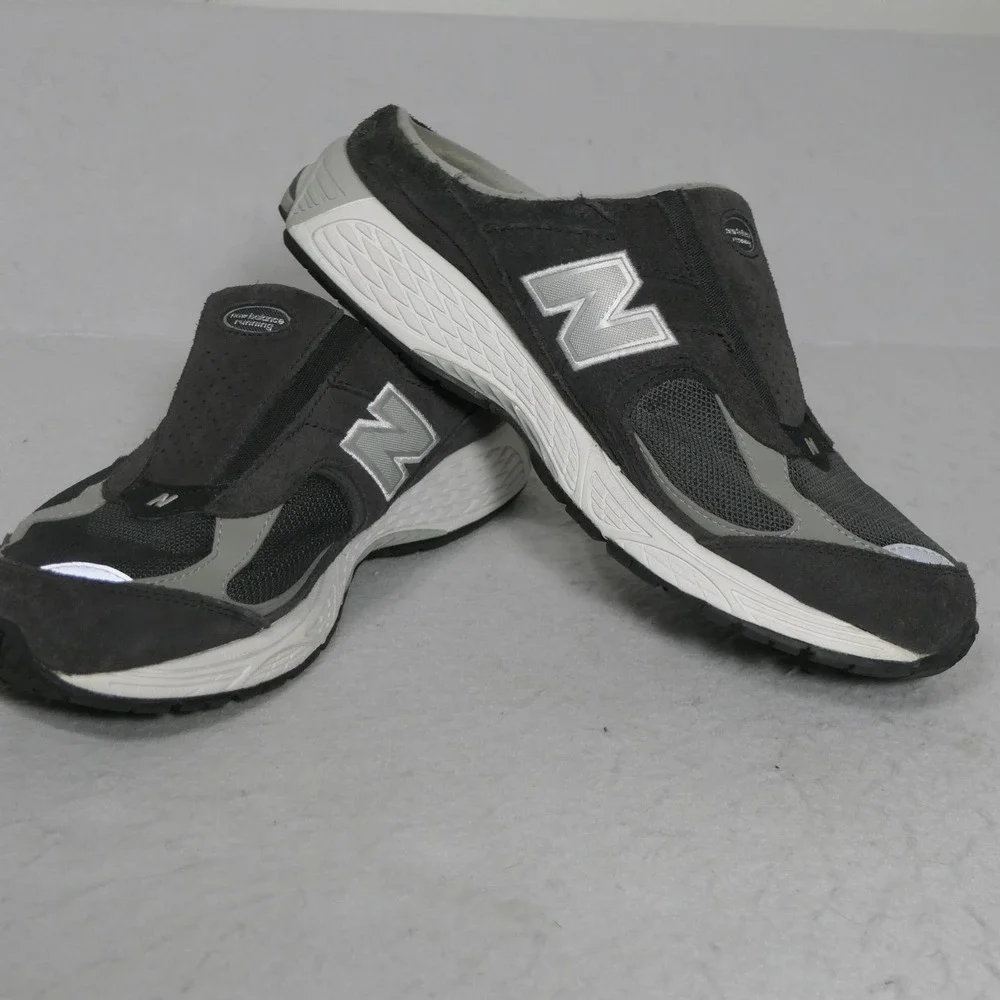 New Balance Mens 2002R Mules 11.5 Grey Suede Mesh M2002RMC Missing one insole